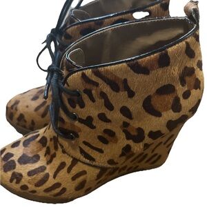 Shoemint Women’s Jolly Tan Wedge Booties – Size 8
Preowned – Good Condition